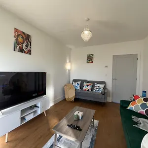 New Peaceful Luxury With Free Parkingwifi Holiday home Sheffield