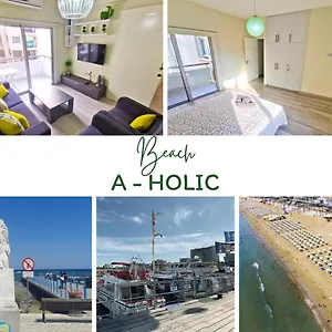 Beach-a-holic Apartment, 2 Min Distance From Marina Apartament Larnaca